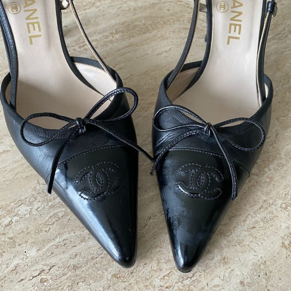 Vintage Chanel CC Bow Cap Toe Slingback Heels - Picture 6 of 11
